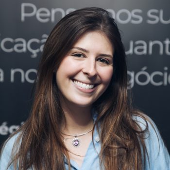 Laura Bernardes, gerente de seo na hedgehog digital