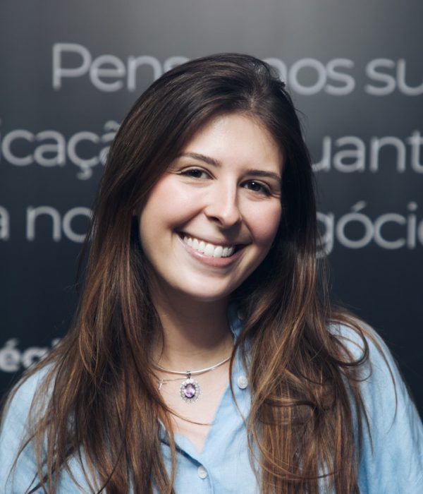 Laura Bernardes, gerente de seo na hedgehog digital